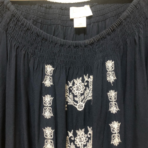 Off the Shoulder Dress - Picture 2 of 4